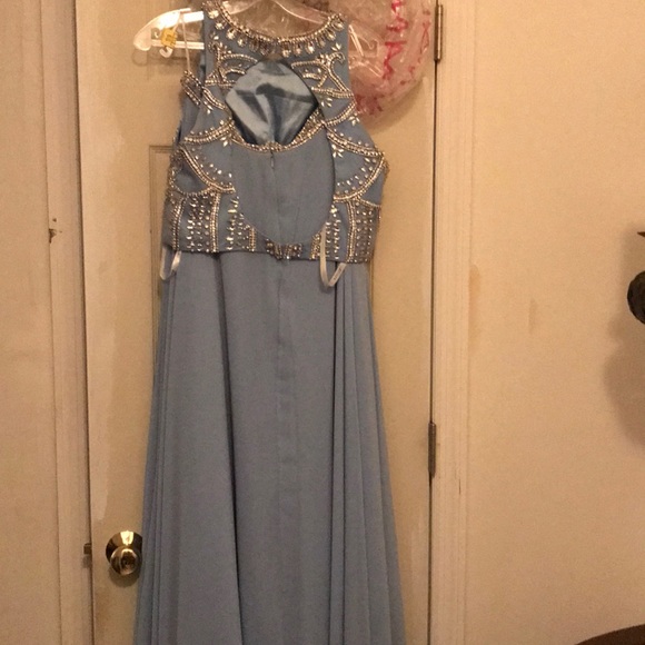 Prom dress - Picture 3 of 3